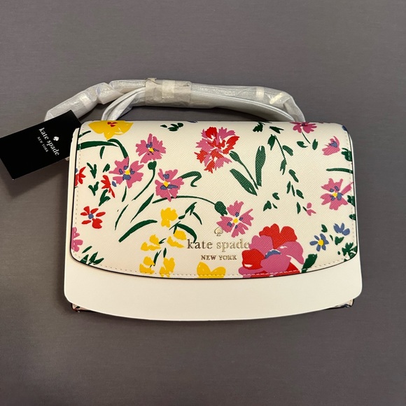 kate spade Handbags - Kate Spade Carson in Garden bouquet